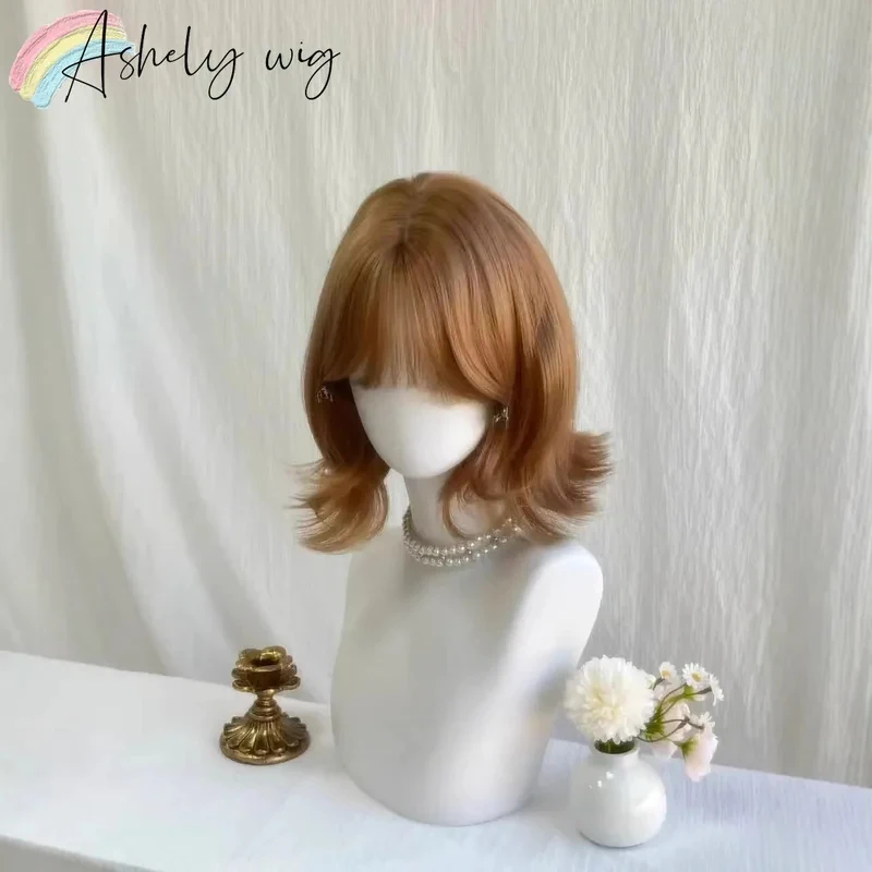 

xiaoxiao Champagne Blonde Women Short Hair Lolita Wig with Bangs Orange Synthetic Wigs High Temperature Fibers for Daily
