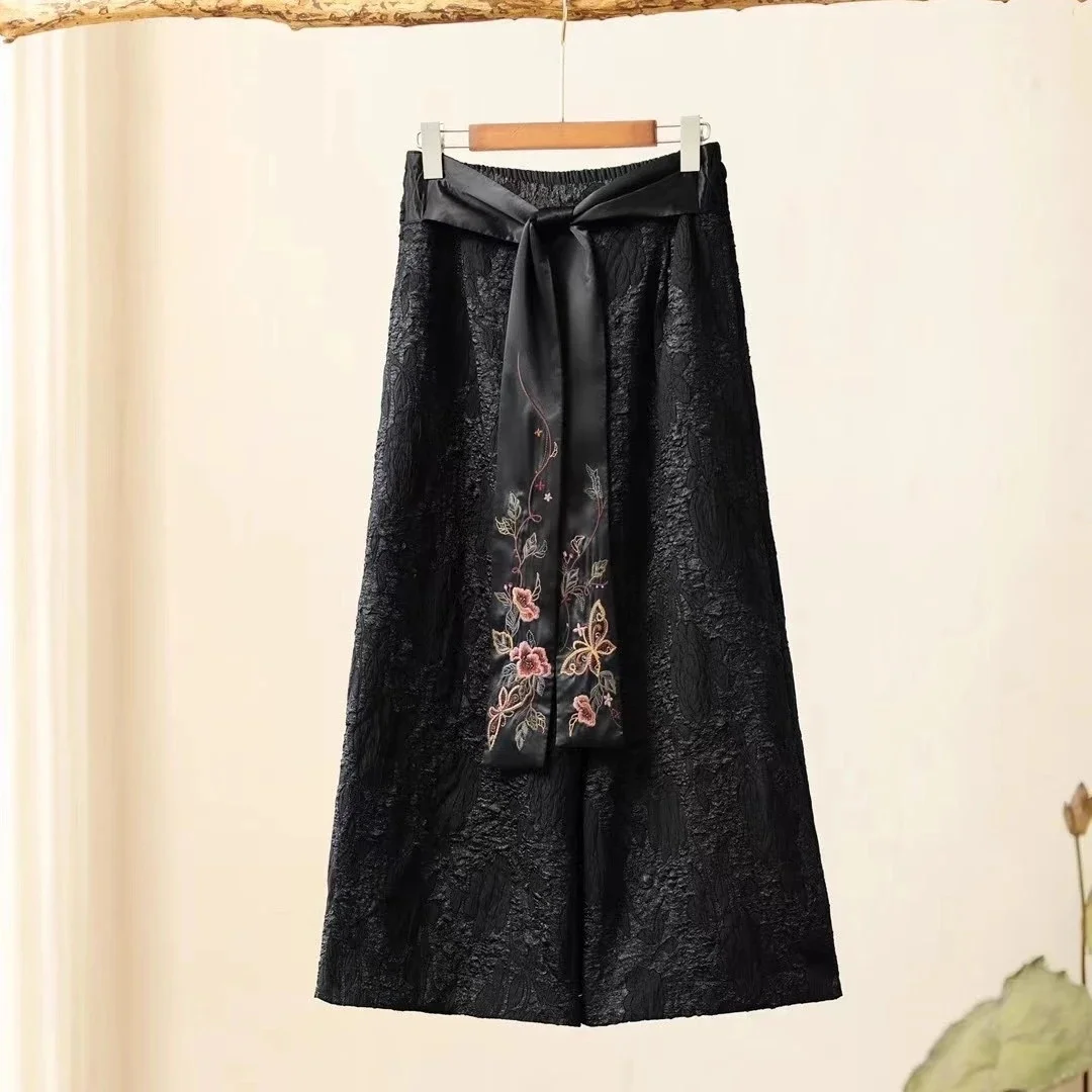 Winter Women's Black Plush Wide Leg Pants Vintage Embroidery loose Cotton-Padded Trousers Elastic Waist Casual Fashion