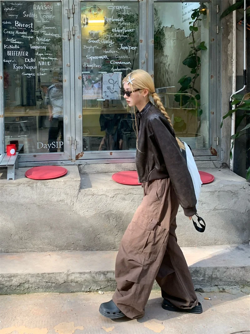 Amerykańska kurtka retro ze skóry ekologicznej, damska, jesienno-zimowa, dopasowany krój, styl hot girl, designerska, zapinana na zamek, jednolita.