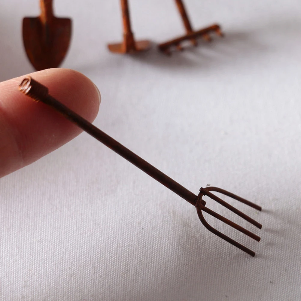 

8 Pcs Mini Tool Ornaments Metal Decor Vintage Garden Tools Zinc Alloy Decoration