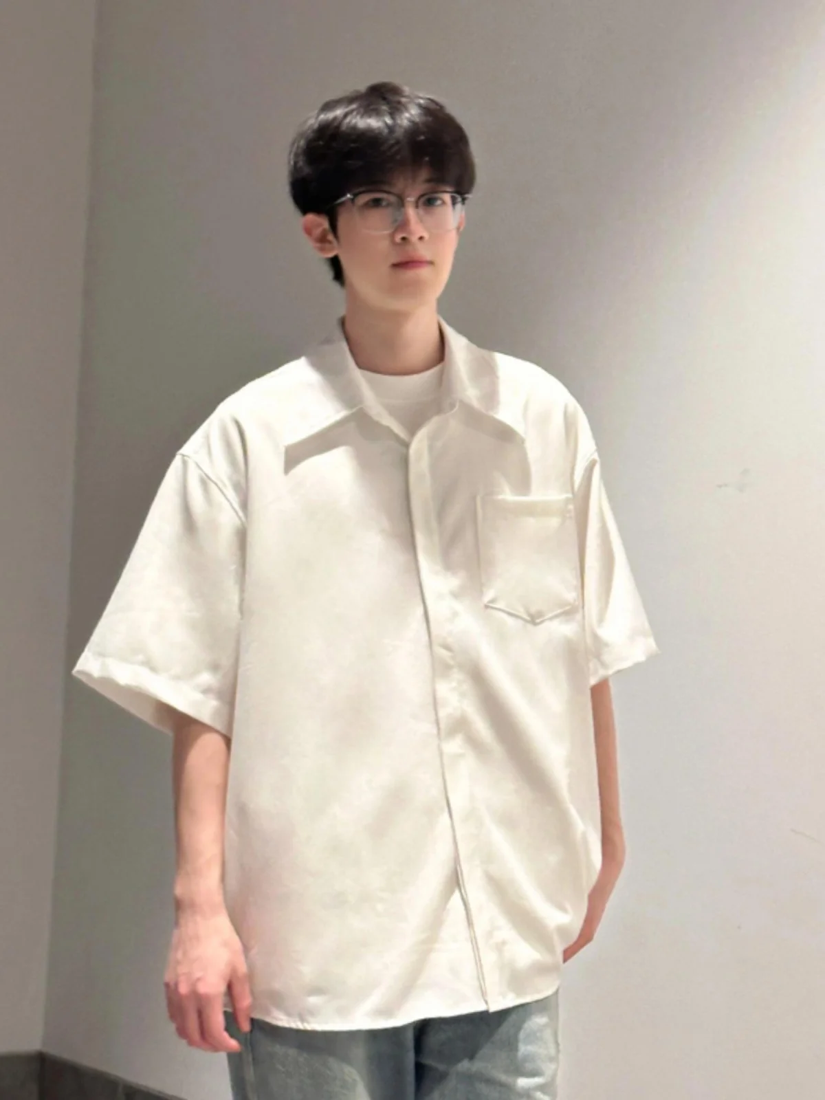 

White Ice Silk ort Sve Men's irt Summer Youth Faion Loose Fit Sun Protection f Sve irt Cleanfit Premium Feel...
