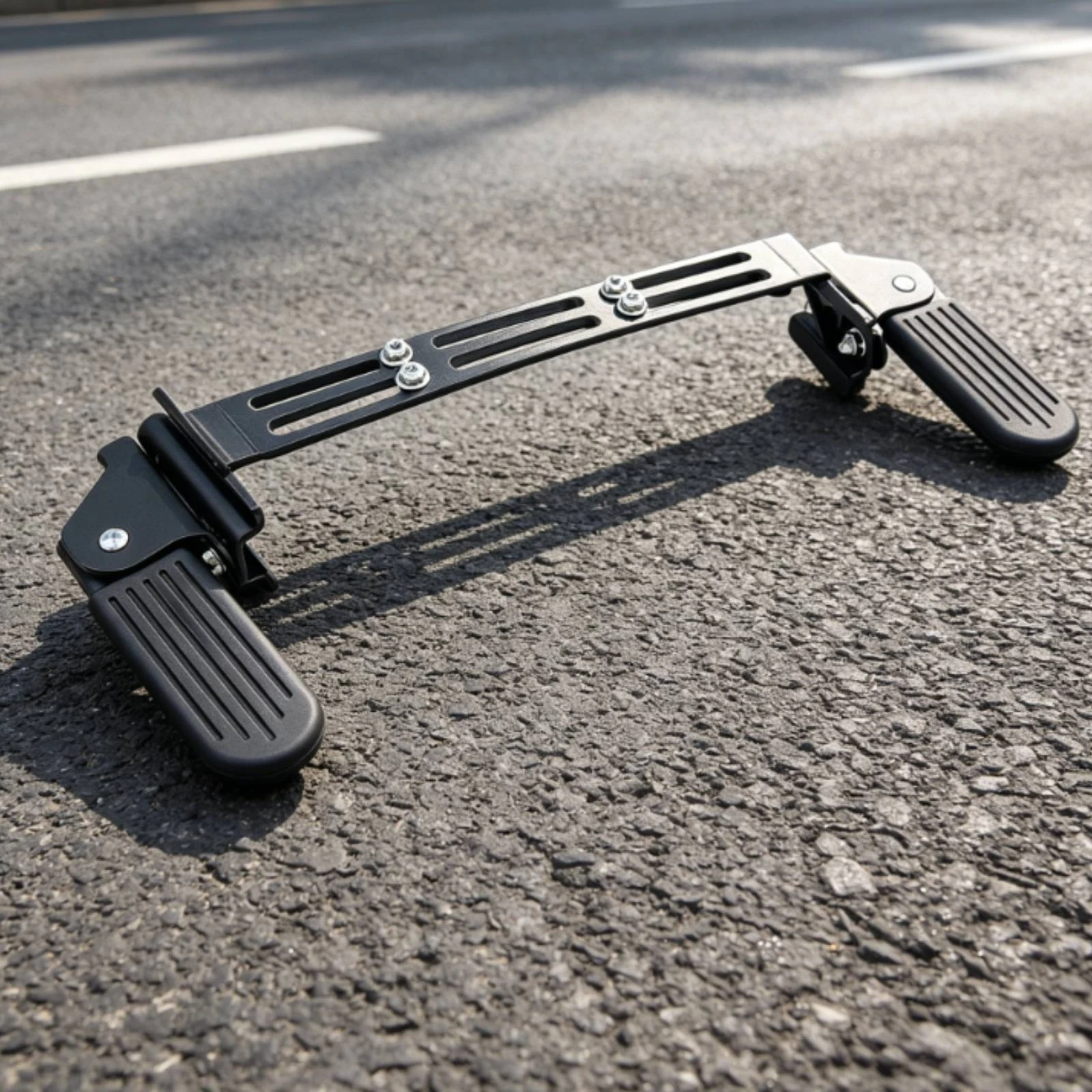 reposapies-delantero-para-scooter-plegable-con-ranuras-y-nervaduras-color-negro