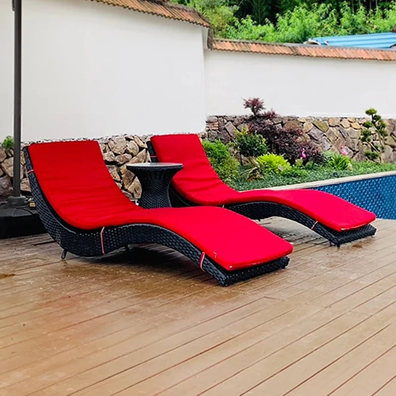 Chaise de Plage Ergonomique en Rotin, Meuble Unique et Minimaliste, Banc Multifonction pour Camping et Natation