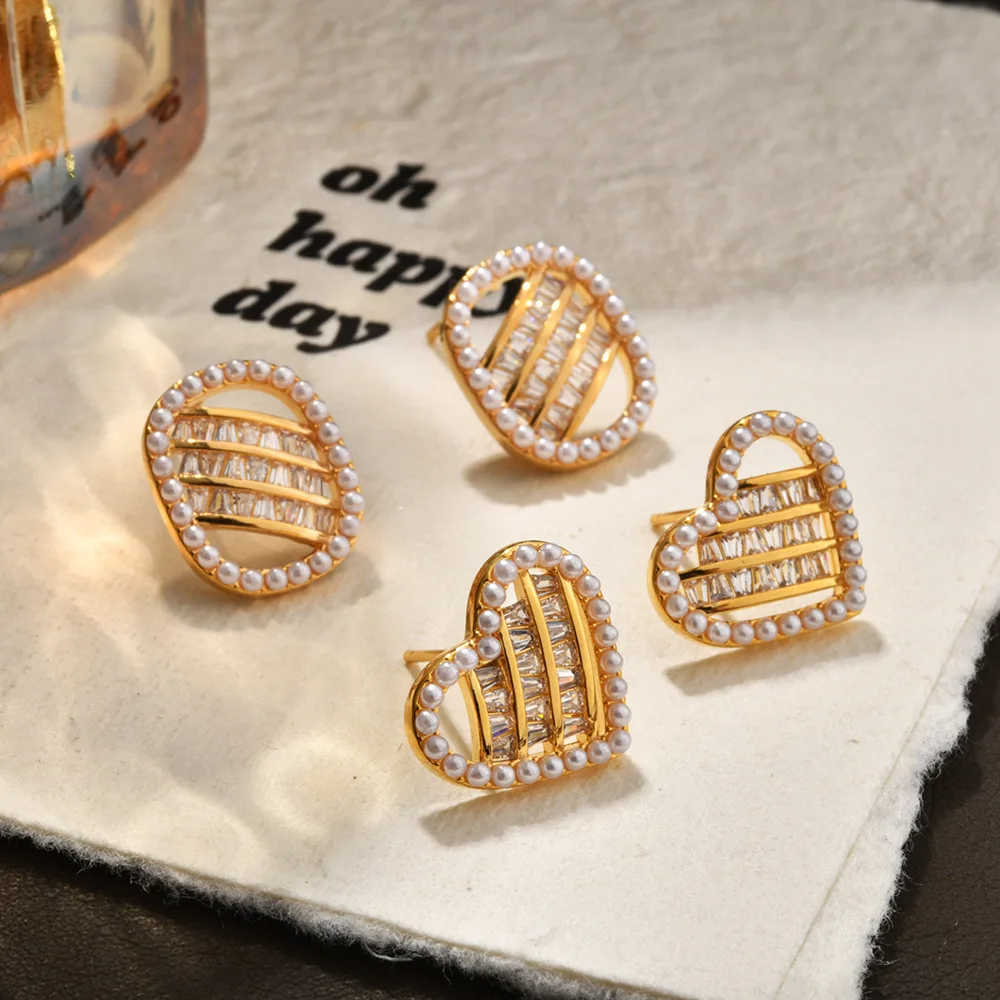 Small and exquisite love hollow pearl inlaid zirconium super flash stud earrings square temperament niche light luxury high-end