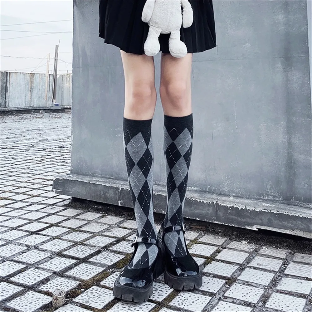 

Cool Japanese Cotton Women Knee High Socks Plaid Ladies Girl School Party Street Dancing Knee Warm Sock For Women Dropshipping