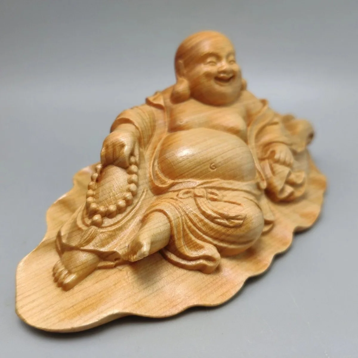 Maitreya Buddha Cliff Cypress Wood Carving Yuanbao Smiling Car Ornament Crafts