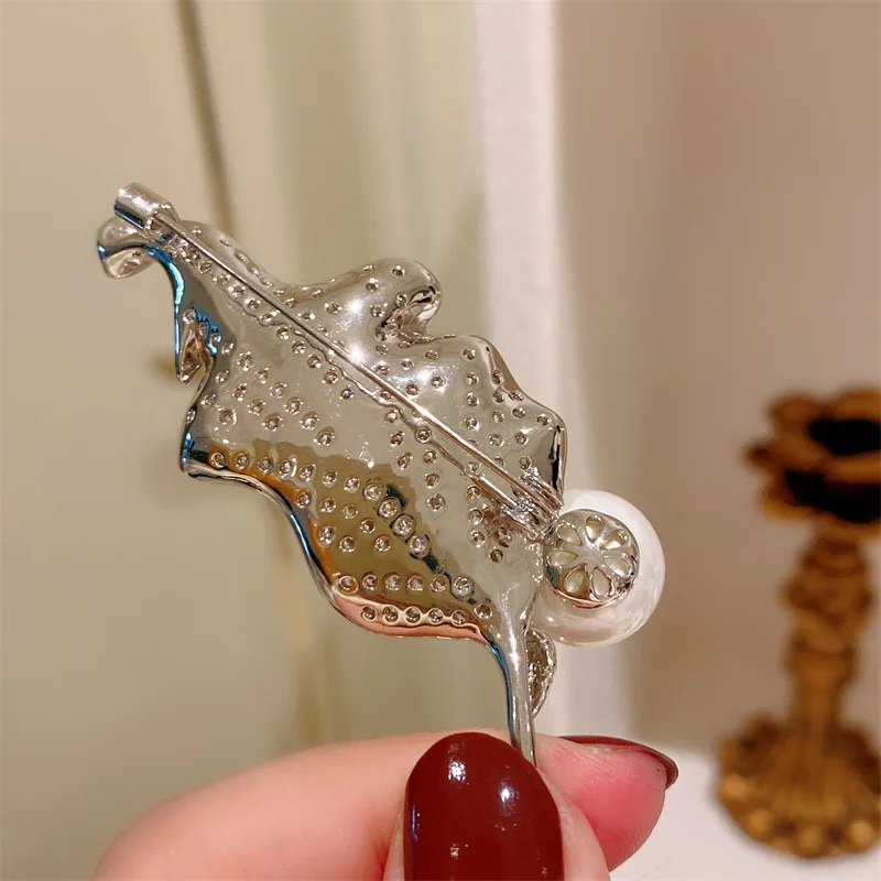 Brooches For Women Pin Sparkling Cubic Zircon White Leave Creates Pearl Cape Gown Wedding Gift With Boutique Jewelry Accessories