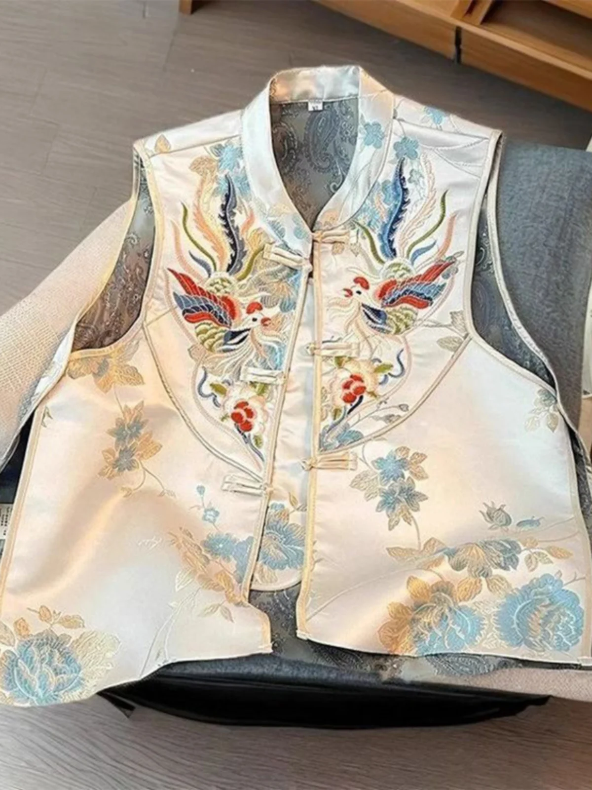 

Новое китайское шелковое кимоно с тяжелой вышивкой, джет, женский жилет с воротником-стойкой, верхняя одежда без бирки, художественная свободная посадка для поездок на работу