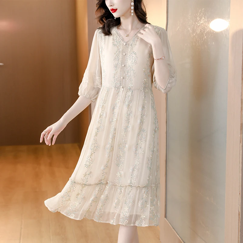 2023 Spring/Summer New Loose Embroidery Lace Spliced Short Sleeve Dress Women's V-Neck Apricot Silk Large Over Knee Long Dress