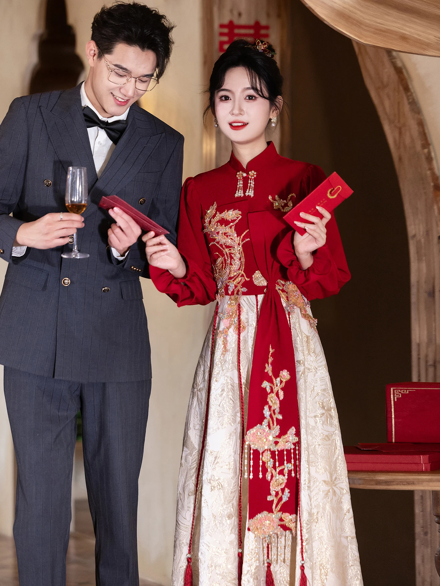 

Красное свадебное платье 2025 года, зимнее, на заказ, элегантное, приталенное, для церемонии, винтажное, с длинными рукавами