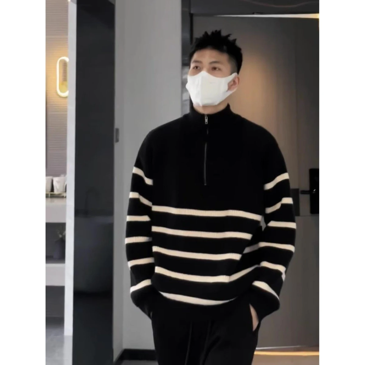 メンズジッパーネックニットセーターカジュアルハーフハイ秋冬ストライプベースシャツ香港スタイルトレンディルーズニットウェアトップ