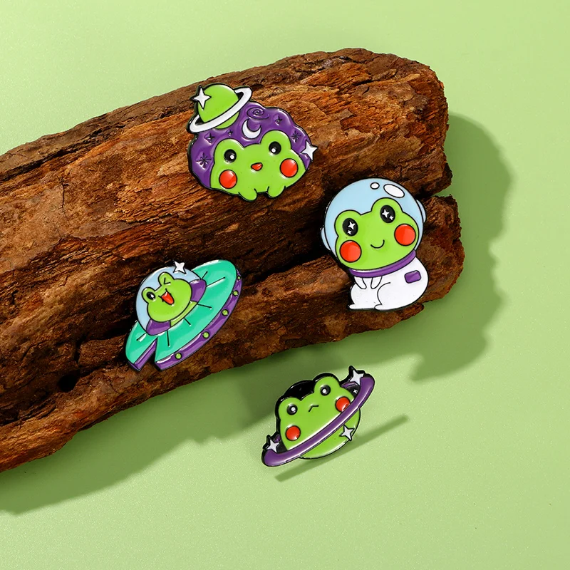 4Pcs/Set Cute Space Frog Series Pins Statement UFO Astronaut Galaxy Frog Enamel Brooches Cheaper Item With Freeshipping