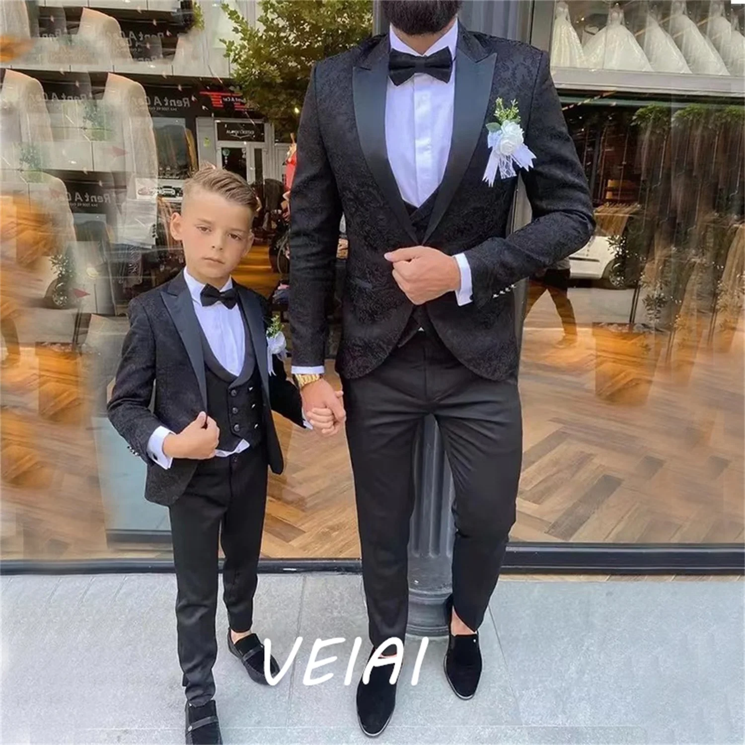 

Cu Black Jaquard Wedding Suits for Men Peak Lapel Blazer Sets Groom Tuxedos trajes de hombre boda 3 Piece Jacket+Vest+Pant