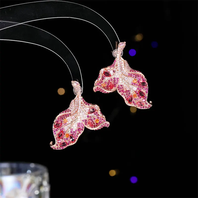 

Light Luxury Fashion High-end Gorgeous Petal Arc Earrings Trendy Sparkling Zircon Inlaid Three-dimensional Leaf Stud Earrin