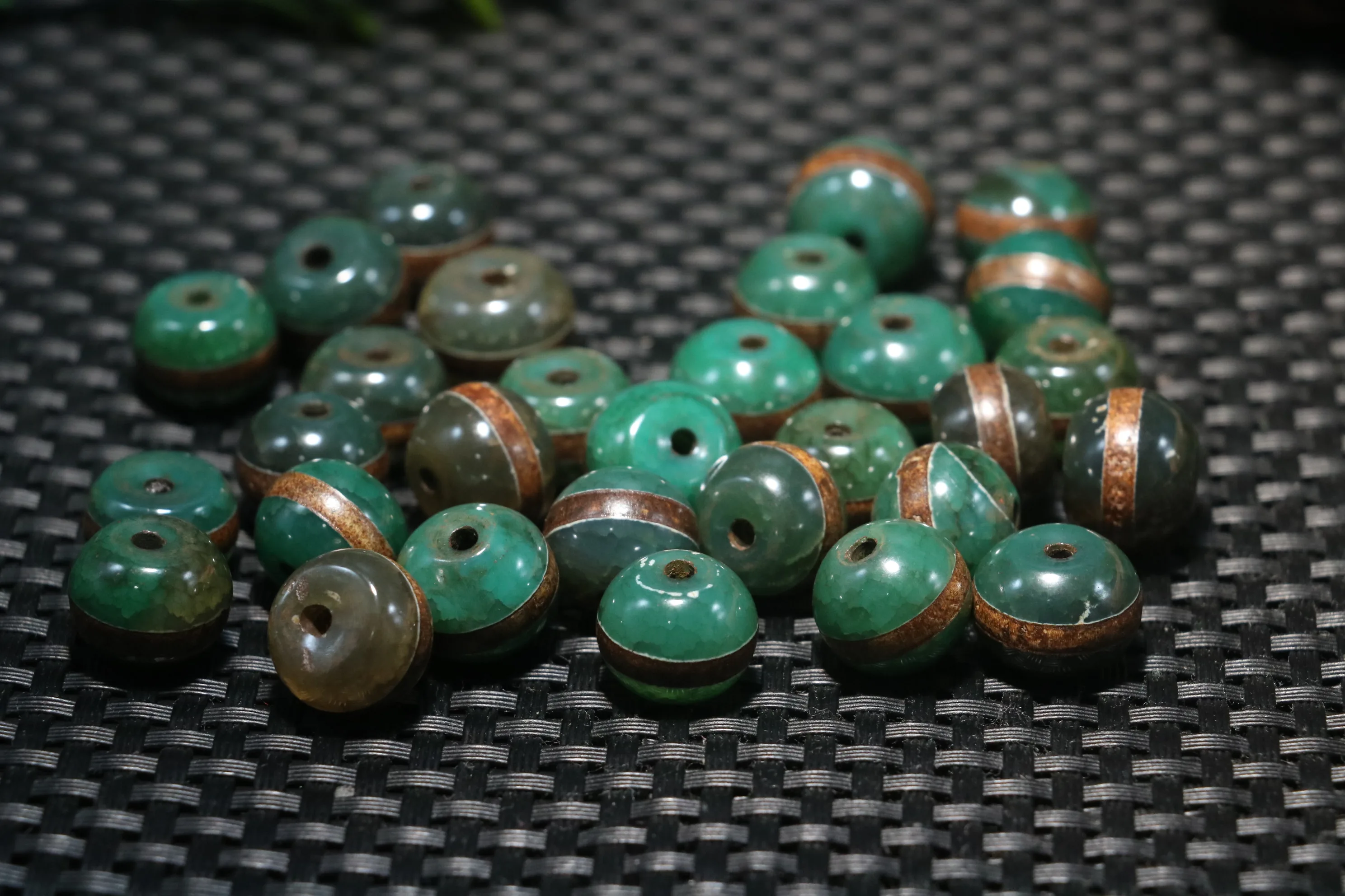 Magic Energy Tibetan Old Agate Green Color 1 Line Healer Medicine Abacus  dZi Bead For DIY Timestown Sauces Top Quality