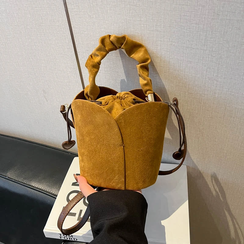 

Solid PU Simple Commuting Small Bags for Women 2026 High Quality Concise Bucket Crossbody Bag New Versatile Armpit Shoulder Bag