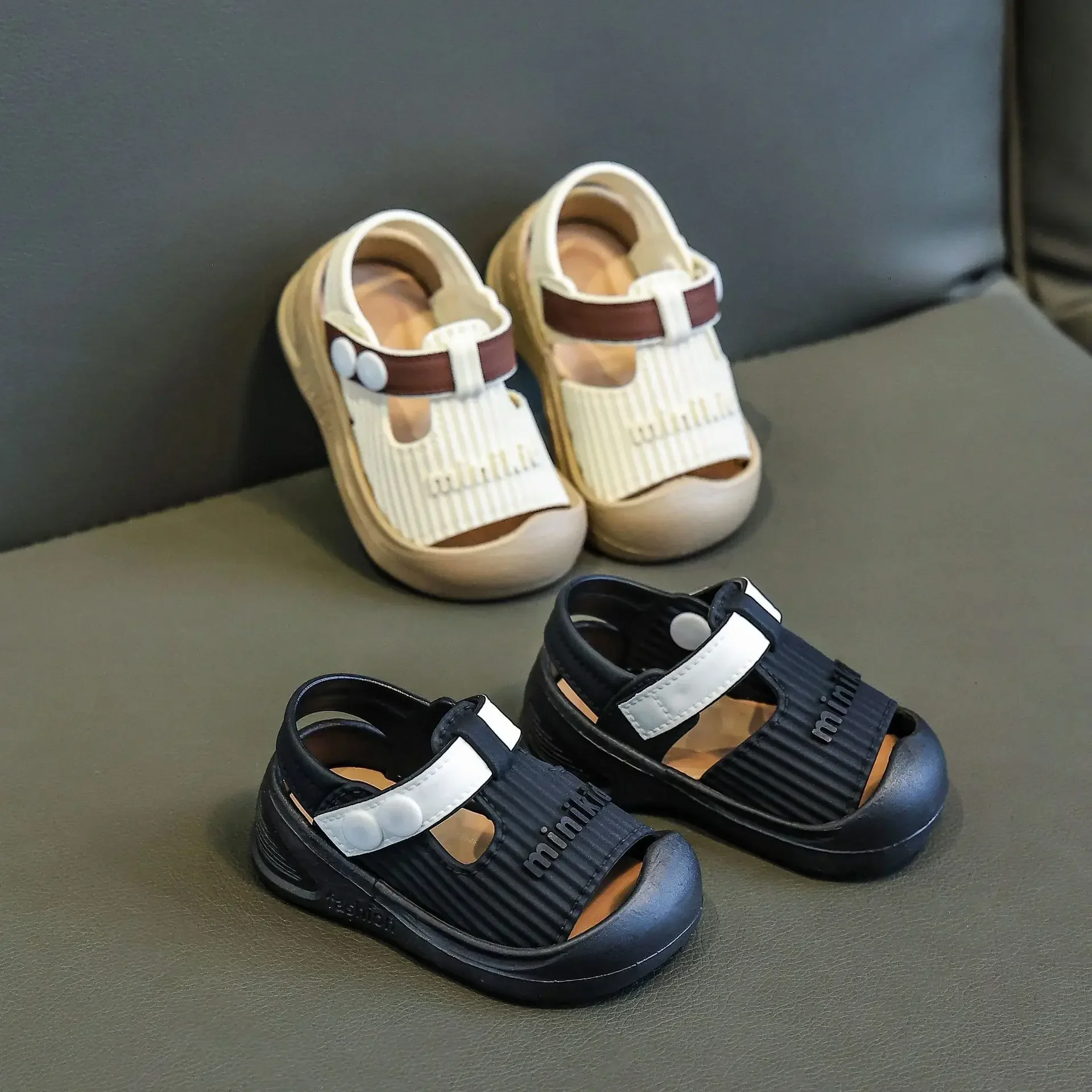 2026 Neue Sommer-Babysandalen für 0-3 Jahre, geschlossene Zehenpartie, rutschfeste, weiche Sohle, Lauflernschuhe für Kleinkinder Jungen – Detail 9