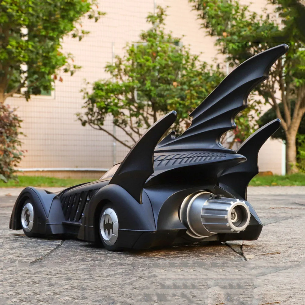 1:18 Alloy Batmobile 1995 Cars Diecast Toys Models with Spray Miniature Vehicles Doors Opened Light Music Car Boys Perfect Gifts