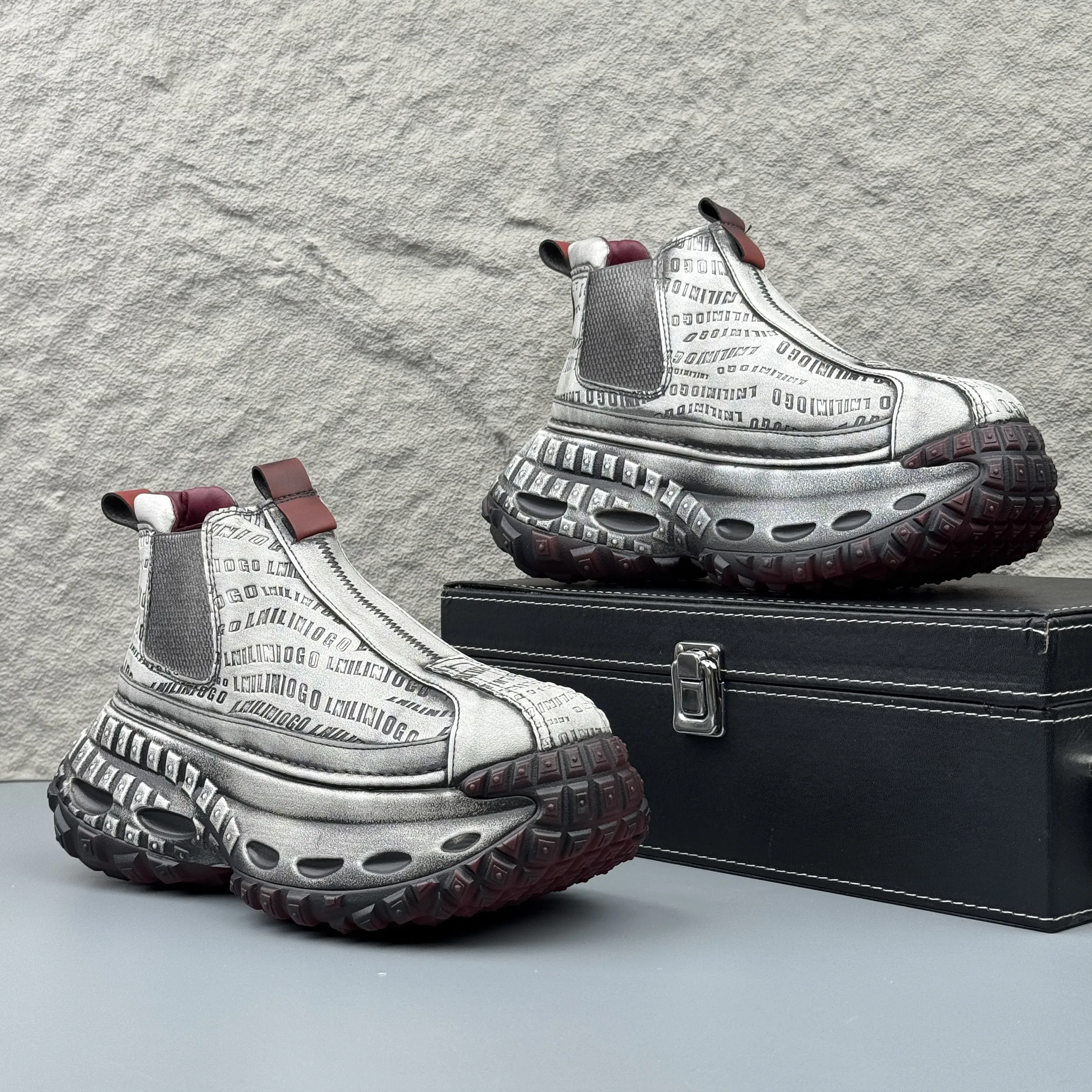 

Comfort Men Sneakers Casual Boots Shoes Height Lncreasing Shoes Thick Bottom Wear-Resistant Sports Footwear