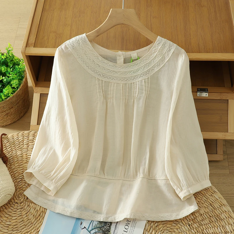 Dwustronna, letnia, bawełniana koszulka damska o luźnym kroju z koronkowym wykończeniem, chroniąca przed promieniowaniem UV, okrągły dekolt, długość regularna.