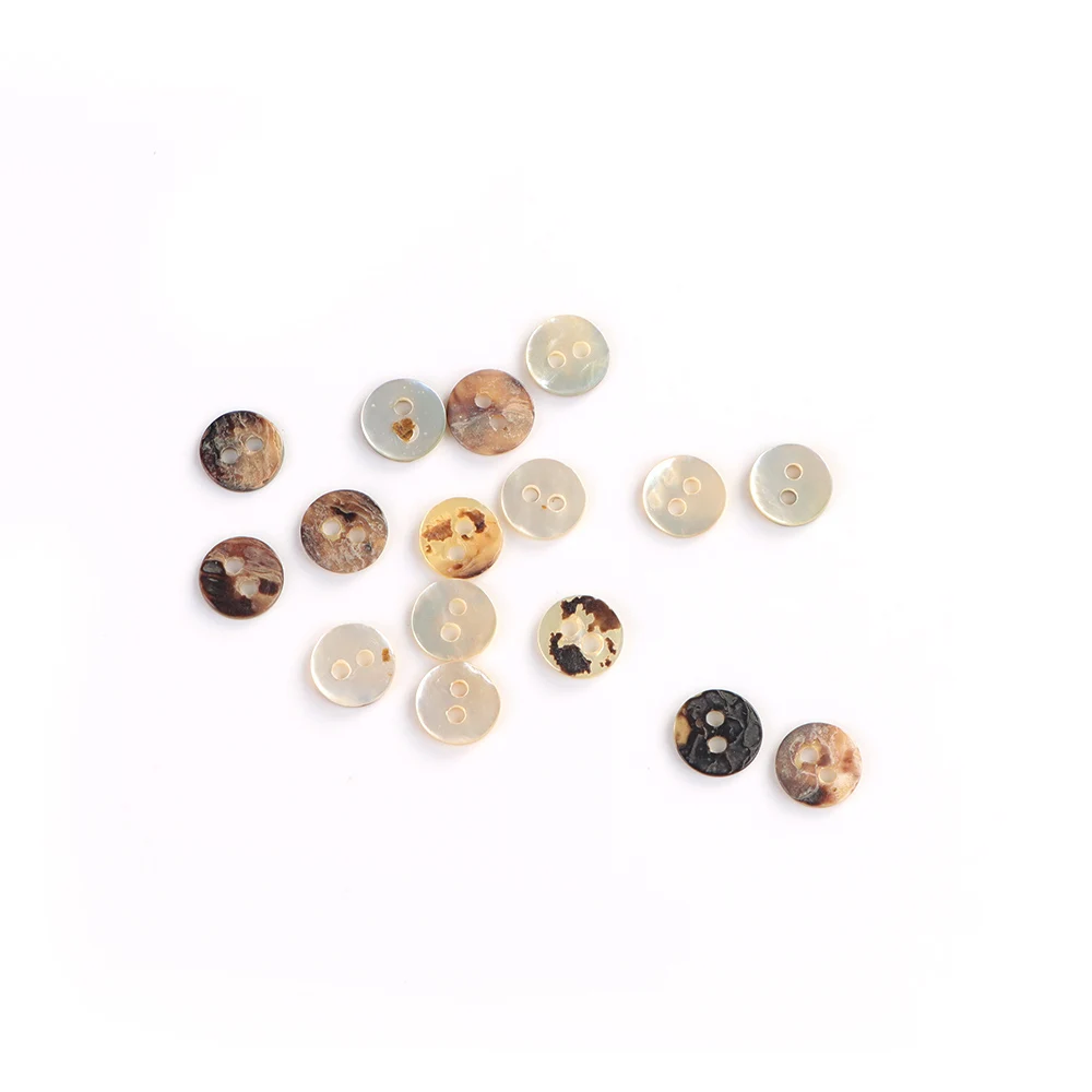 ミックスパック フェイクパール テクスチャー 2穴 プラスチックボタン 12個 |   DIYクラフト、シャツ、セーター、コート、カーディガン用のボタン縫い付け