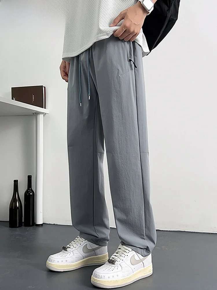 MoChao Grote Maat IJs Zijde Dunne Casual Broek Zomer Heren Trendy Losse Sportbroek Snel Droogend Koel Gevoel Rechte Pijp Broek