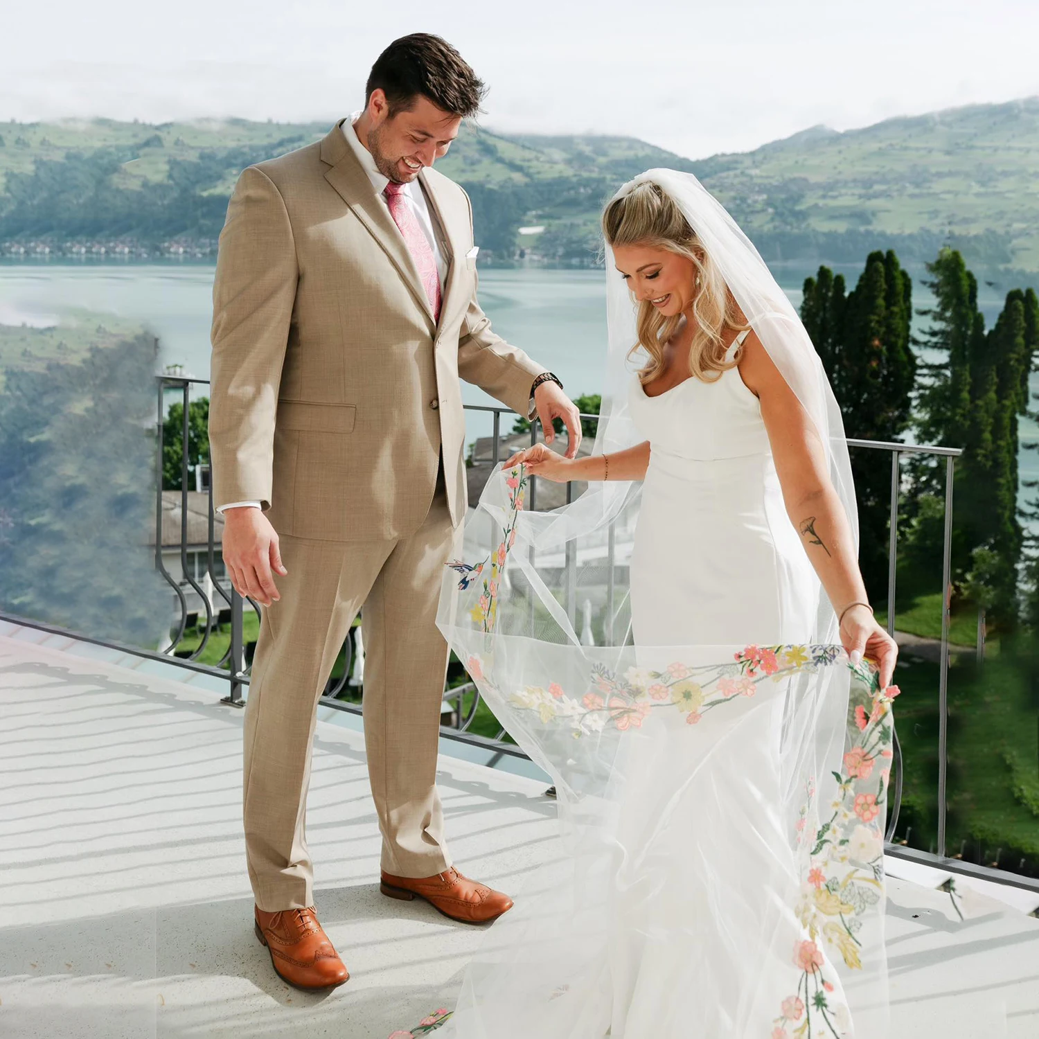 longueur-chapelle-3d-broderie-florale-voiles-de-mariage-un-niveau-tulle-personnalise-trainant-mariee-pour-etre-accessoire-voile-avec-peigne