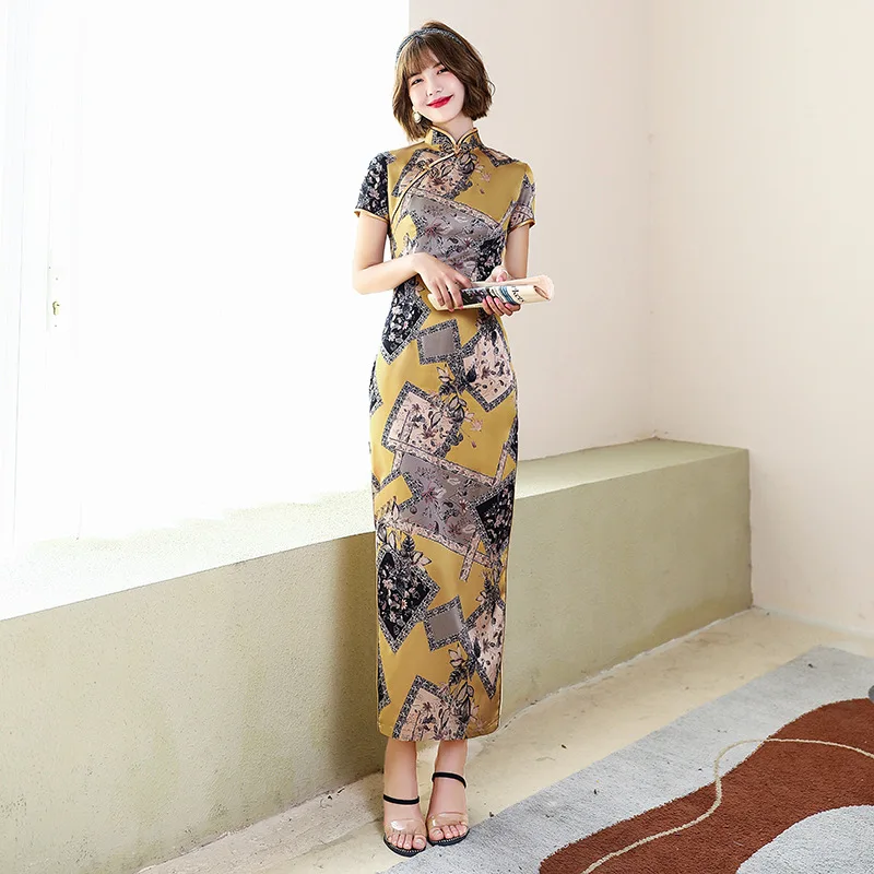 

Yourqipao Autumn 2023 Long Cheongsam Performance Catwalk Show Welcome Clothes Retro Qipao Chinese Style Evening Dress for Women