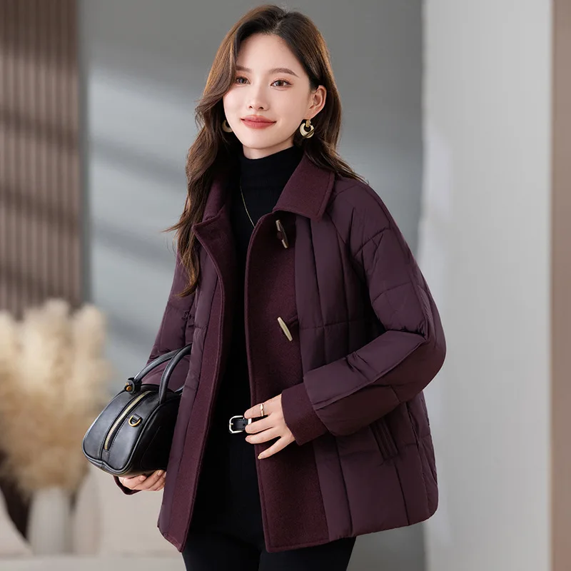 

Fashion Warm Cotton Padded Coat Female New Winter 2025Down Jacket Women Parkas Short Horn Buckle Outcoat Thicken Design Overcoat