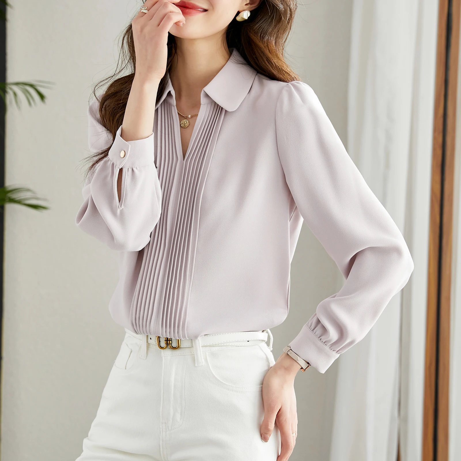 Koreanische Art hochwertige Frauen Bluse schicke Falten Einfachheit V-Ausschnitt Büro Dame formelle Hemden elegante weibliche Tops Freizeit kleidung