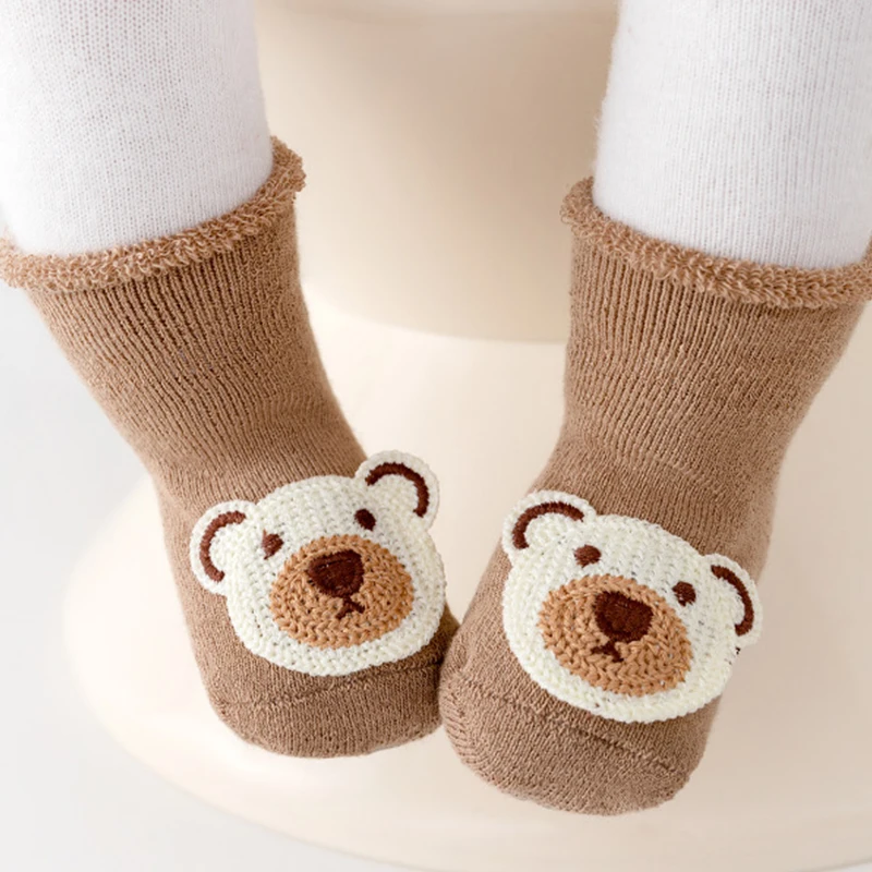 الوليد الشتاء أفخم جوارب يمكن السير بها على الأرض 0-2Year الطفل حلقة الدافئة المضادة للانزلاق منتصف أنبوب جورب لطيف الكرتون الدب جورب الصلبة القطن الاطفال الأحذية