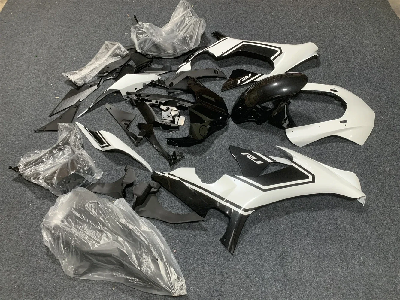 Motorcycle Fairing Kit fits Yamaha YZF1000   2015 2016 2017 2018 2019 year R1 15-19 Fairing Pearl Black White motorcycle