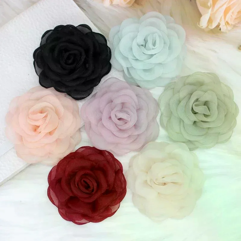 6 سنتيمتر أسود أبيض زهرة الكاميليا دبابيس الكورية موضة الصدار التلبيب دبابيس فستان قميص دعوى اكسسوارات للنساء دبابيس التلبيب