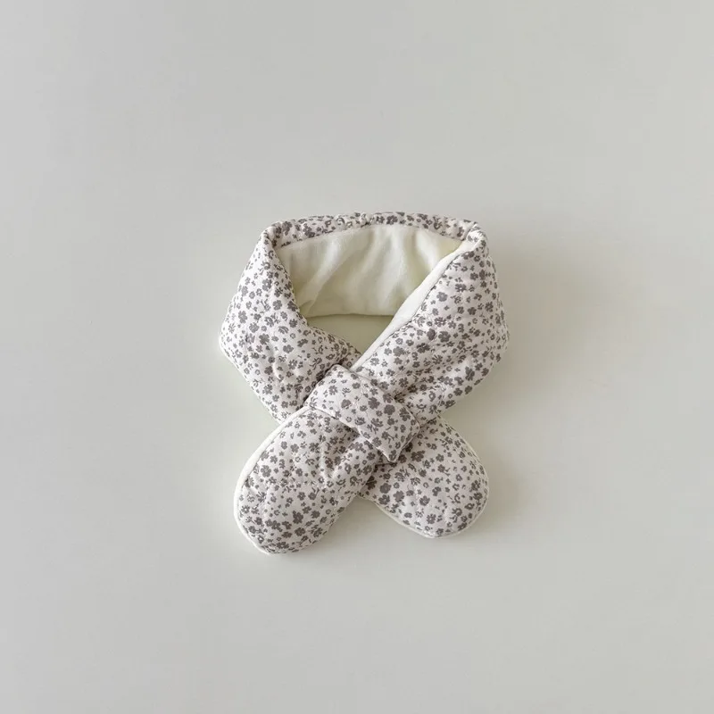 

Korean Baby Scarf New Winter Style, Fashion Floral Scarf for Infants & Toddlers, Warm Soft Cute Unisex Kids Neck Warmer.