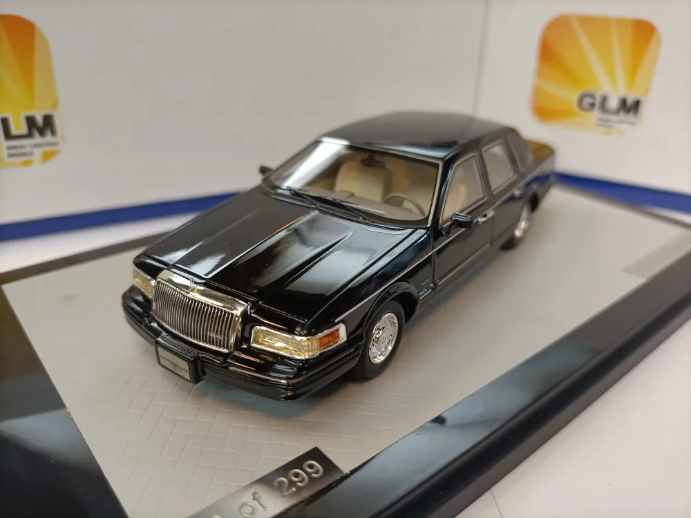 GLM 1 43 Lincoln Town Limousine de 4 portas modelo Lincoln Town Car 1997 preto