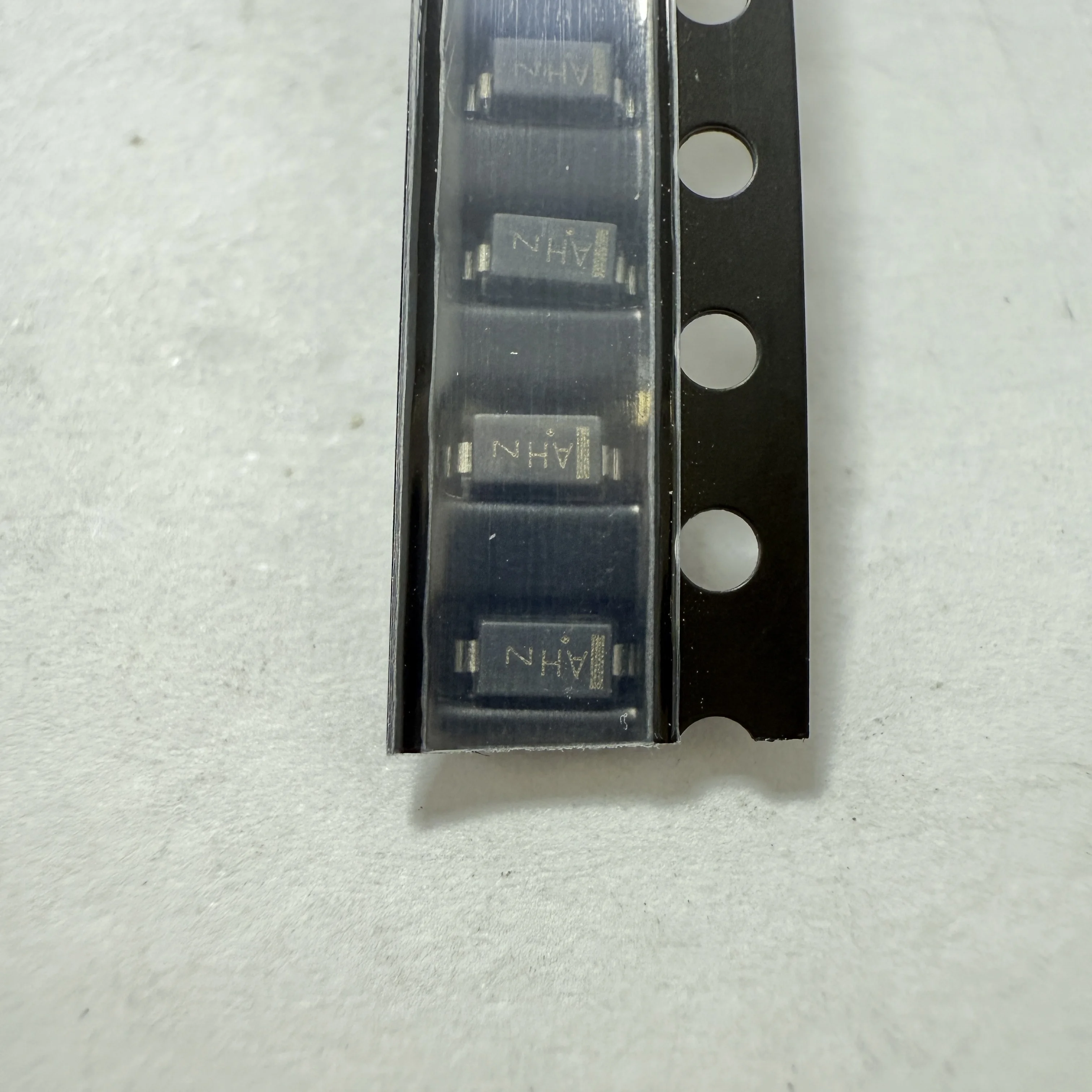 100 قطعة/الوحدة NSI45030AT1G (محركات LED)