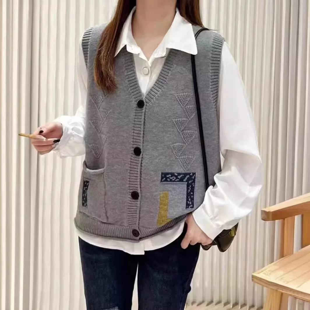 Autumn and Winter Knitted Vest Women V-neck Solid Bat Shirt Loose Versatile Sleeveless Knitted Sweater Pullover Female Top E841