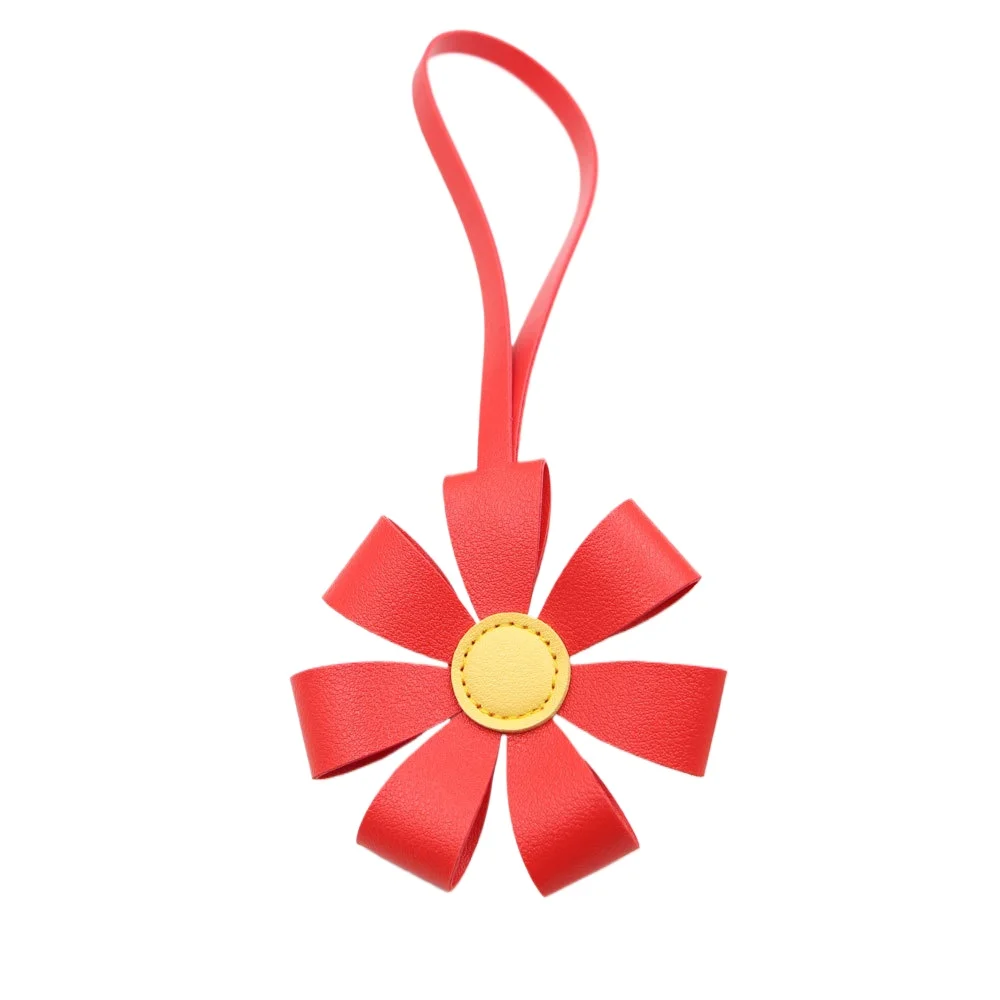 New Fashion Trend Small Daisy Leather Luggage Pendant Clothing with Pendant Accessories Sun Flower Flower Cute Keychain