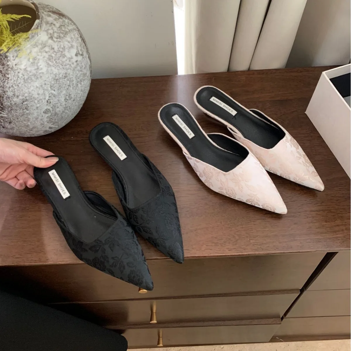 

Pointed Flat Bottomed Slippersmiddle Heel, and Outer Wear. Shallow Mouthed Half Slippers with Small Heels for Lazy Women's Shoes