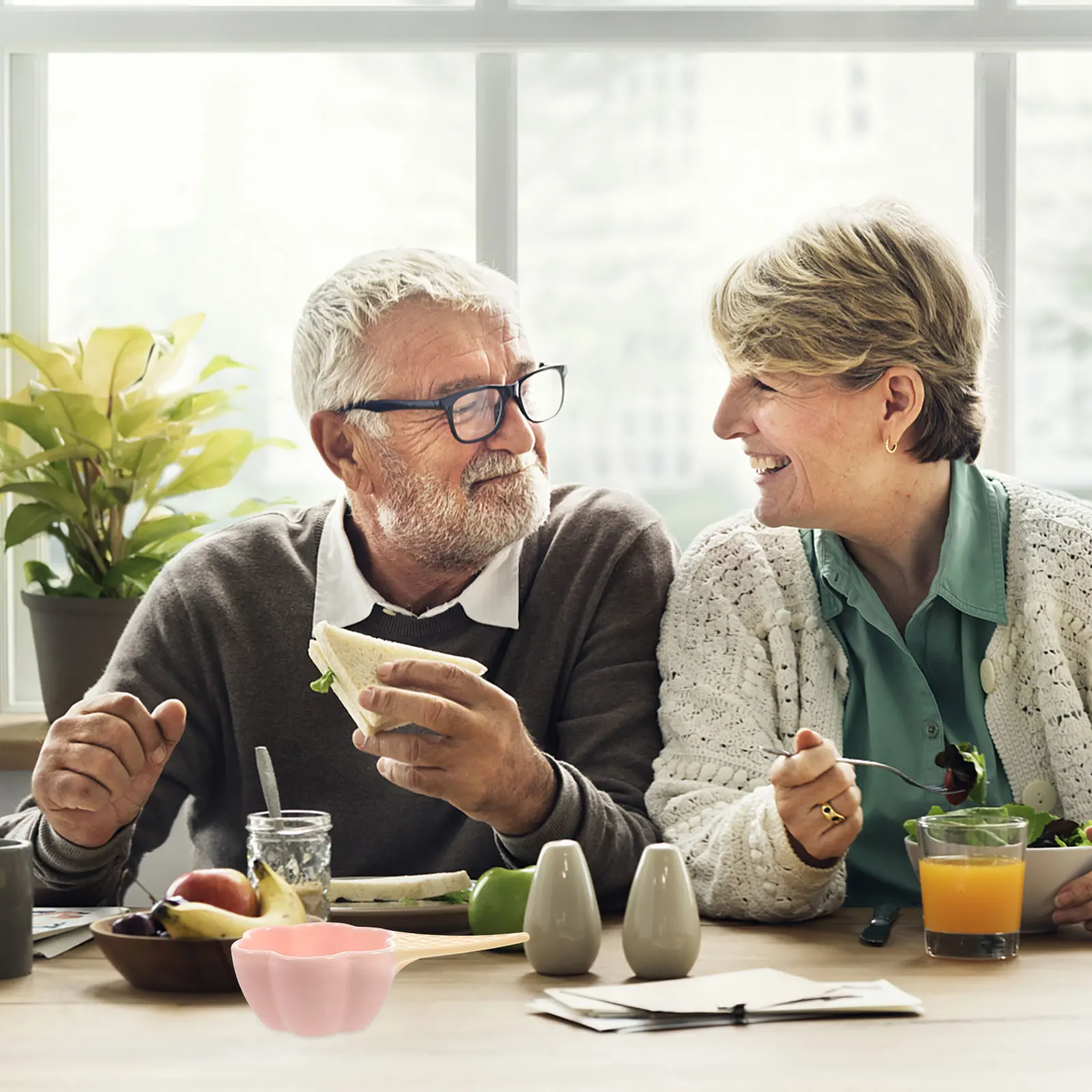 

Ceramic Ice Cream Shape Sushi Dipping Bowl Porcelain Small Sauce Dish for Ketchup Soy Sauce Appetizer Condiment Container