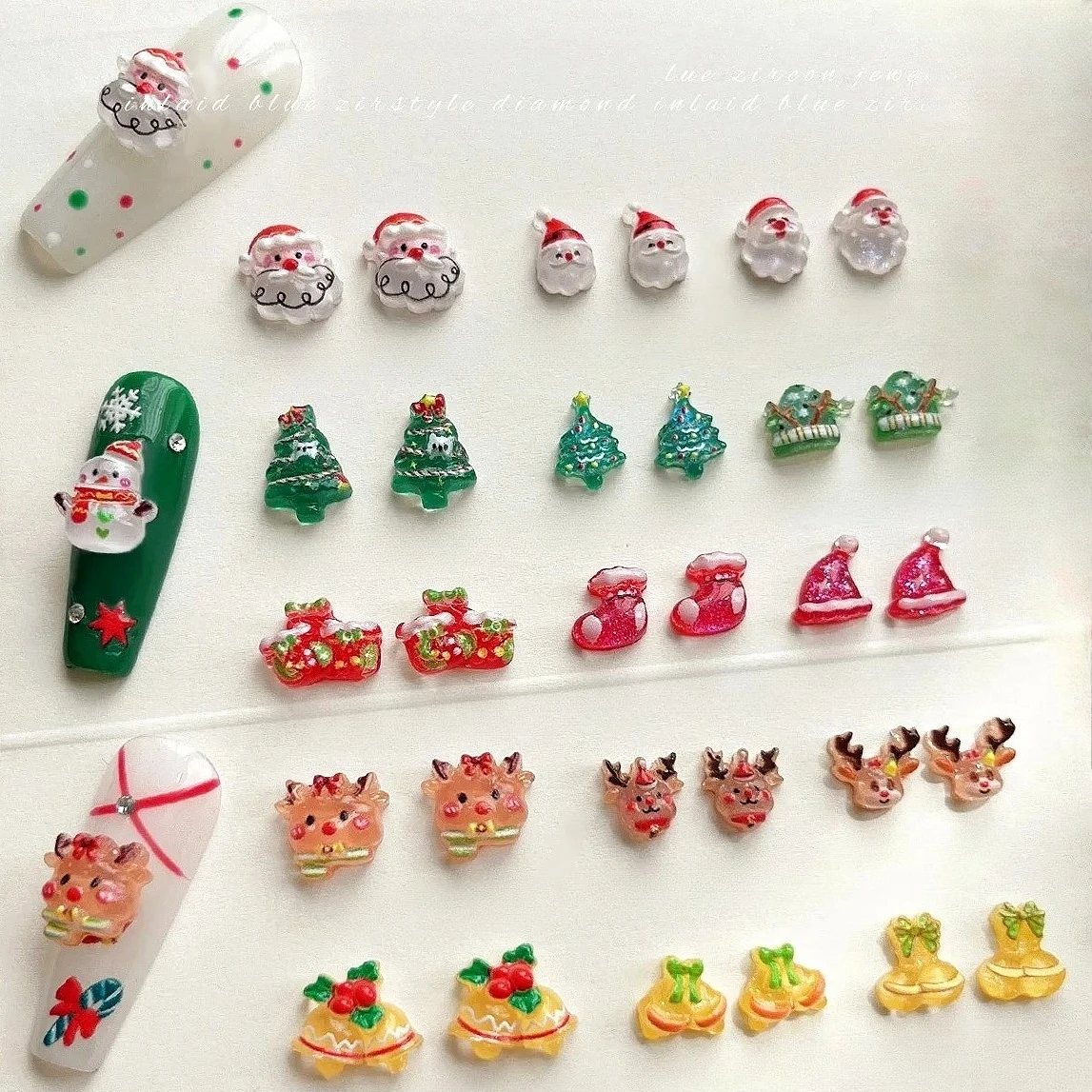 冬のかわいい雪だるま、雪の結晶、クリスマスツリー、サンタクロース、ベル、手袋、帽子、靴下、エルク、星、蝶結び、ネイルアートアクセサリー、デコレーション