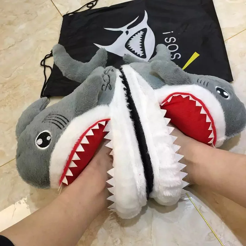Śmieszne pluszowe ciepłe kapcie Shark Damskie buty zimowe Cartoon Shark Fur Shoes Lovely Indoor Slippers Men Winter Home Shoe