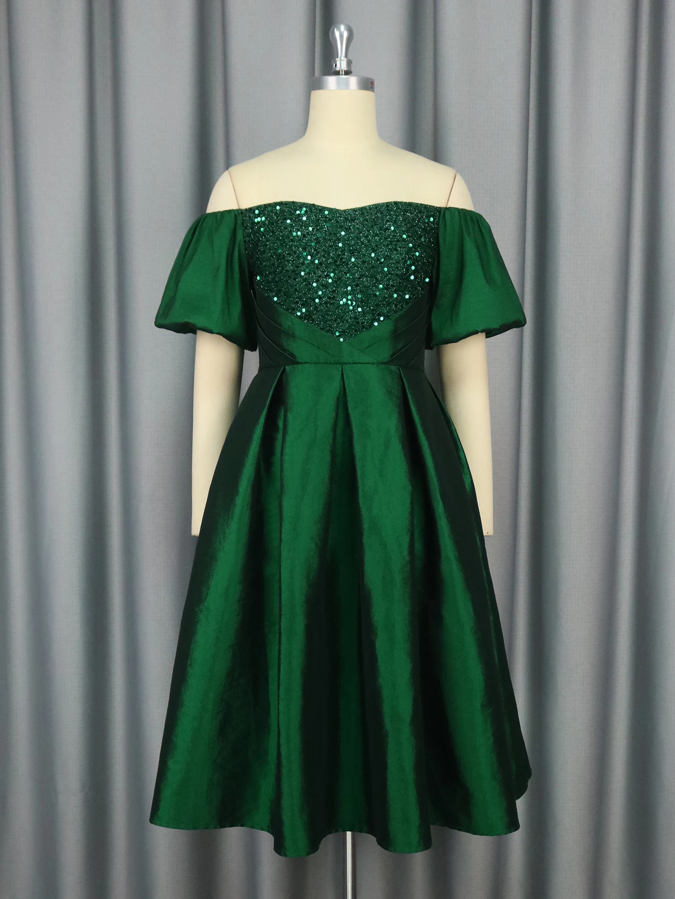 فستان نسائي عتيق برقبة مائلة مكشوفة الأكتاف فستان متوسط الطول بأكمام قصيرة منتفخة تنورة واسعة بقصة ضيقة على شكل حرف A أنيق للمناسبات المسائية