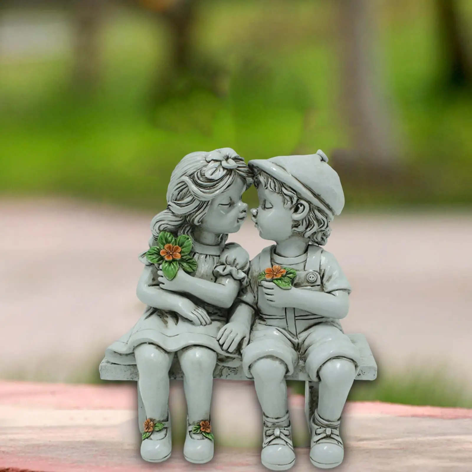 

Boy and Girl Kissing Statue Outdoor Decor Creative Crafts Resin Ornament Sitting on Bench for Holiday Flowerbed Home Desktop