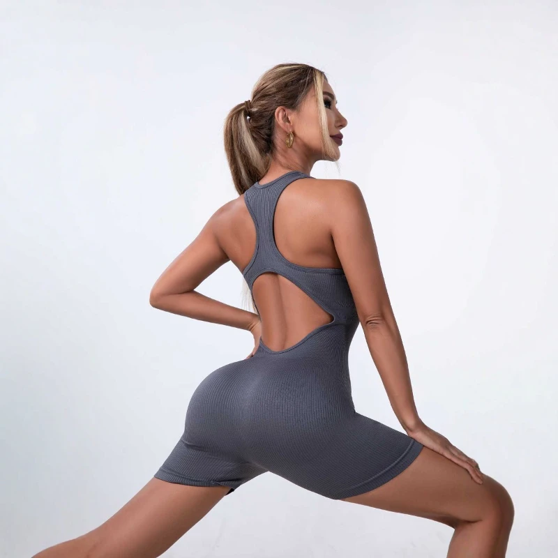 

Seamless tight-fitting sexy breathable all-in-one yoga suit for women, training, exercise and fitness.