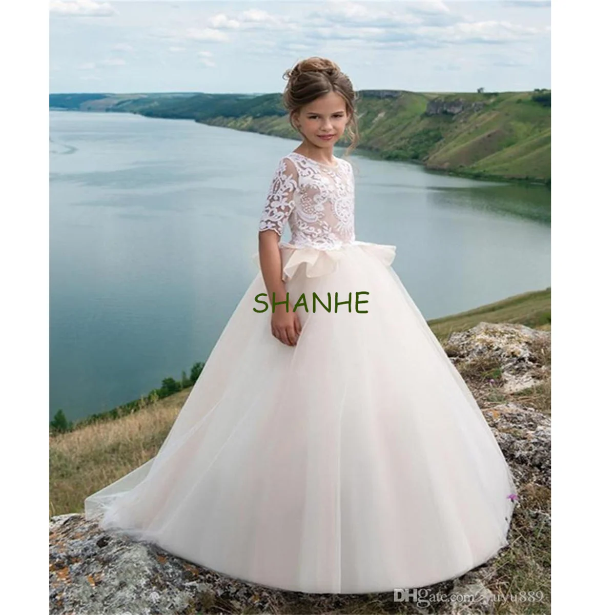 Sheer Cap Sleeves Lace Flower Girl's Dresses Tulle Applique Sweep Train Princess Girl's Pageant Dresses