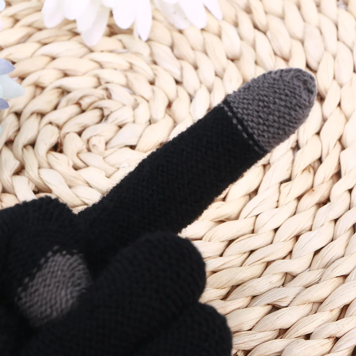 

Solid Touch Screen Gloves Warm Winter Stretch Knit Mittens for Women Men Outdoor Sports Windproof Touch Sensitive Three Fingers