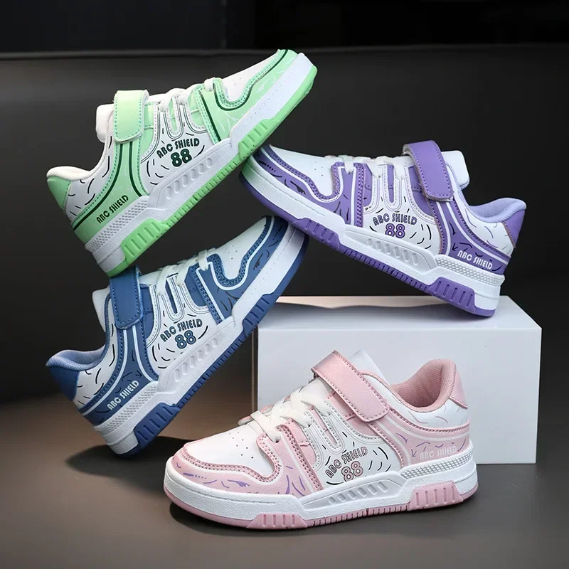 

Anti-slip Running Shoes for Boys and Girls, Autumn and Winter Waterproof Sports Shoes for Children and Middle-aged Children