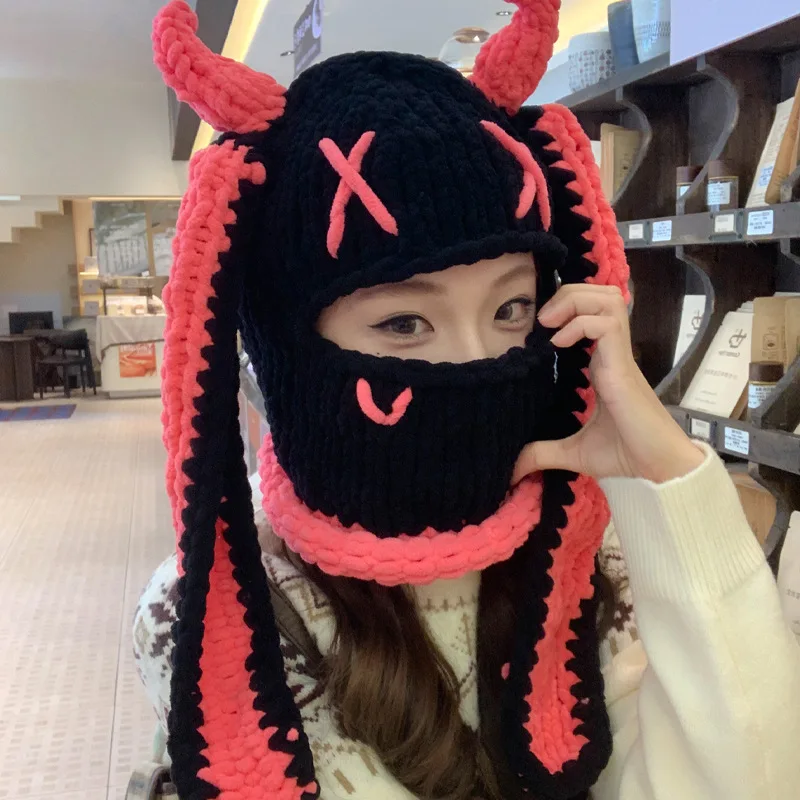 Nuevo Gorro de punto de invierno para mujer, gorro de calavera a prueba de viento que mantiene el calor, estilo dulce y fresco, pequeño diablo hecho a mano