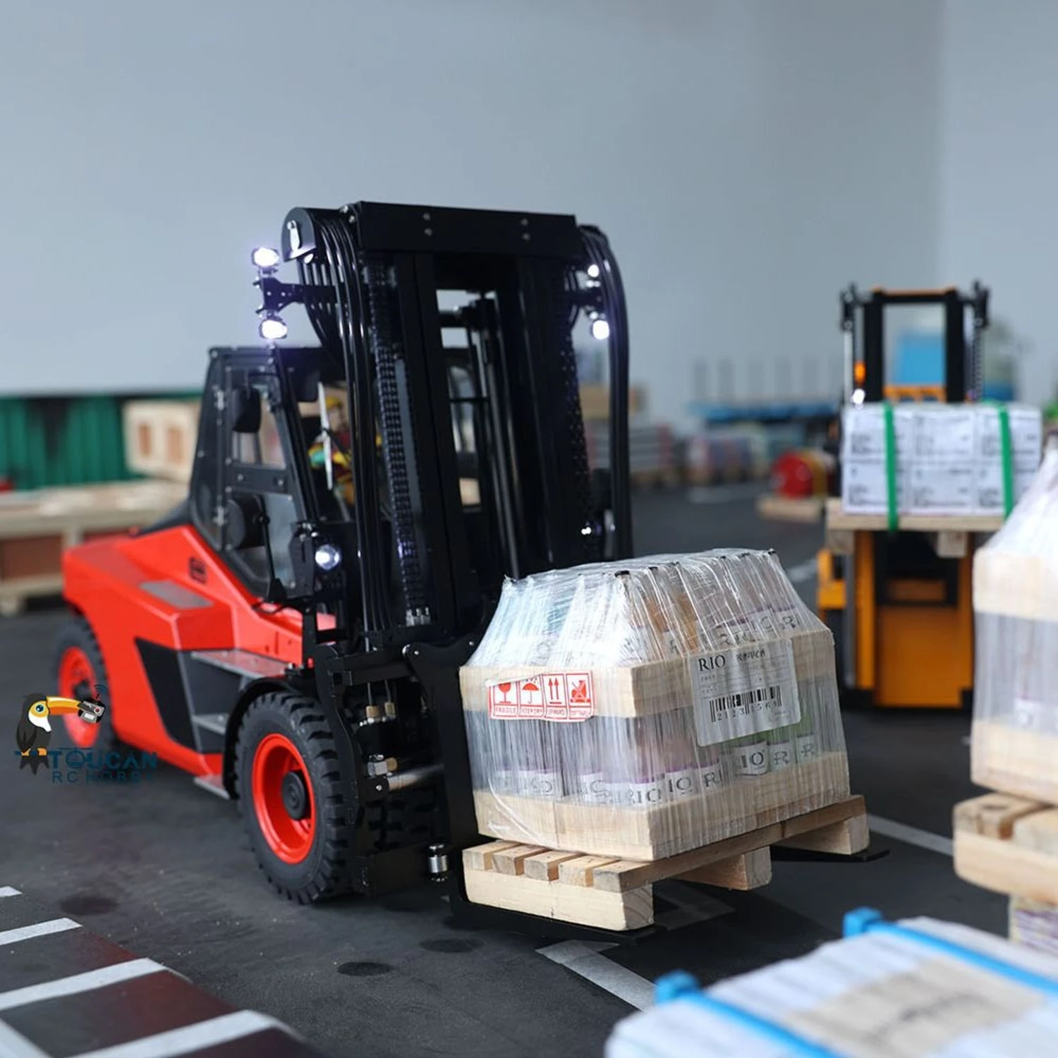 

LESU 1/14 Metal Hydraulic RC Forklift Aoue-LD160S for Remote Control Truck Assembled Painted Light Sound Toys Model THZH1464